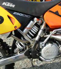 ktm200b.jpg (77037 bytes)
