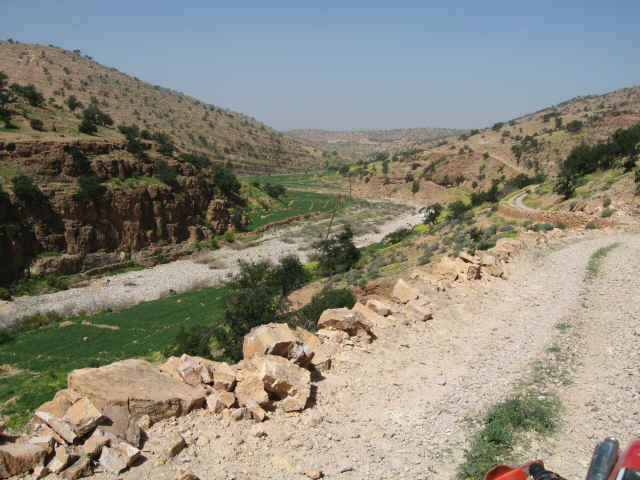 agad04.jpg (290948 bytes)
