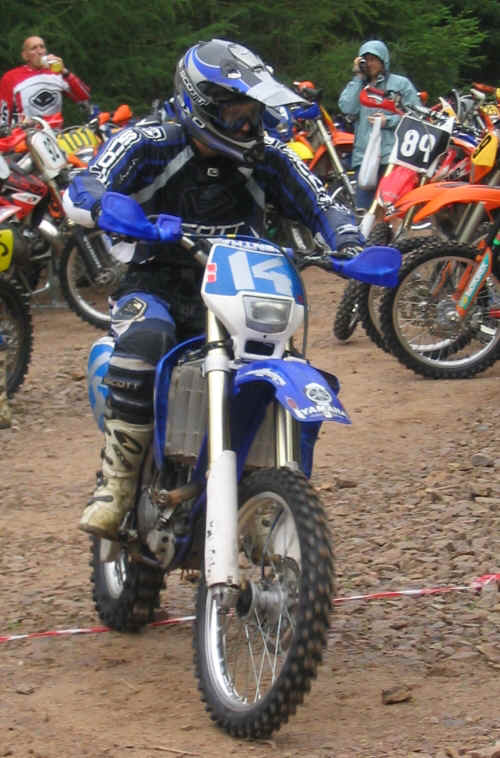 mon12.jpg (339765 bytes)