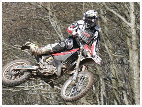 rickywhip.jpg (36717 bytes)